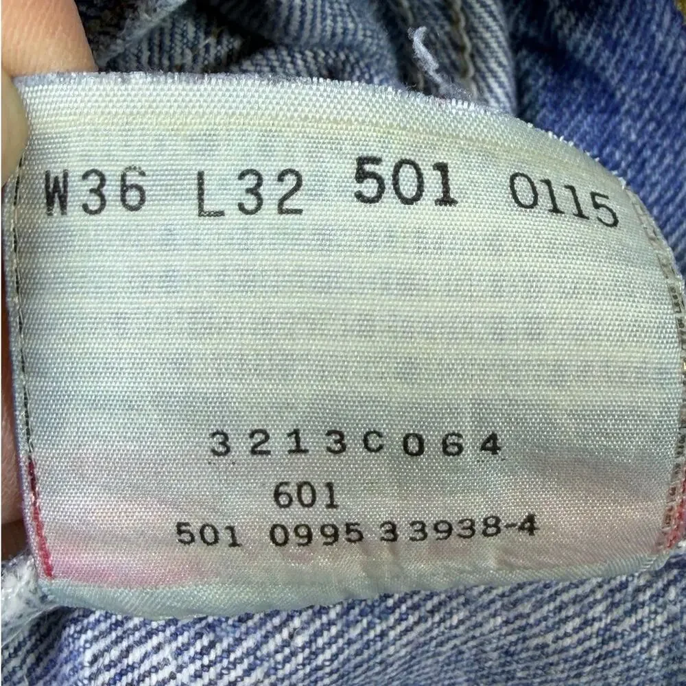 Vintage Levi’s 501 Men 36x32 Blue Button Fly 5 Pocket Denim Jeans Made in USA